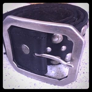 Linda Pelle Belt Sz. Small - Leather. Gorgeous!