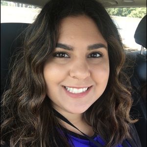 Meet your Posher, Desiree