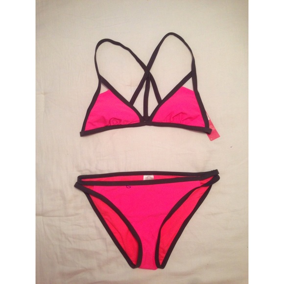 Cute pink and grey bikini !