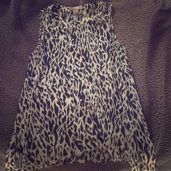 Black and white shear tank
