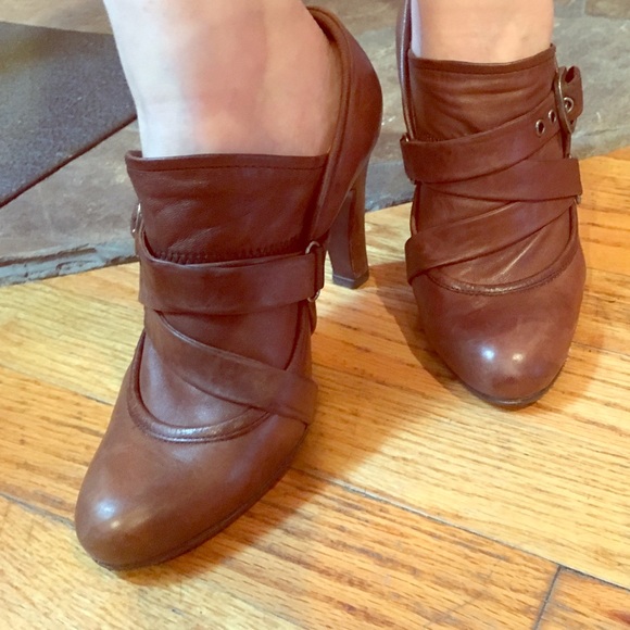 Frye Allie Softy Pump