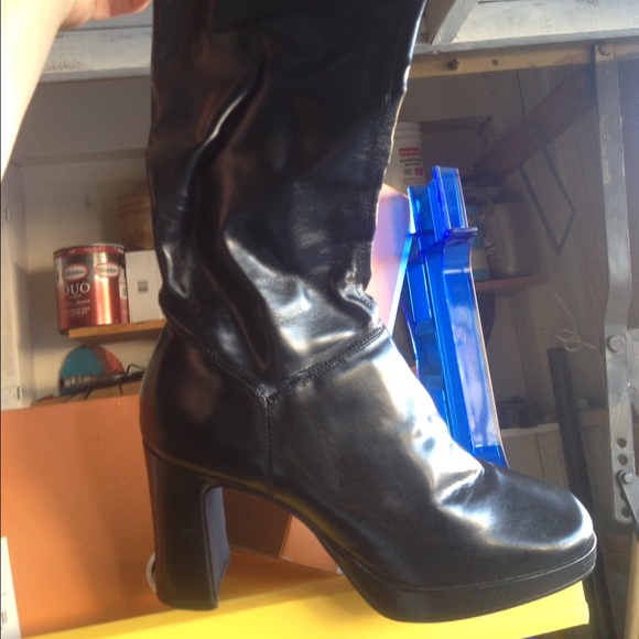 Black size 9 boots