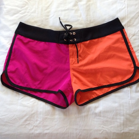 Roxy board shorts NWOT surf beach large