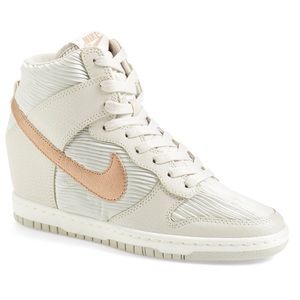 Nike Sky Dunk Sneaker