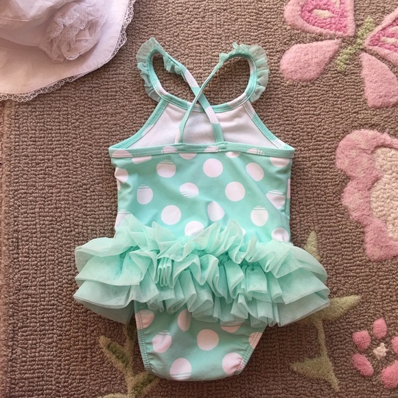 🎊Host Pick❌Adorable baby Swimsuit 12m UPC 50+💧 - Picture 2 of 4