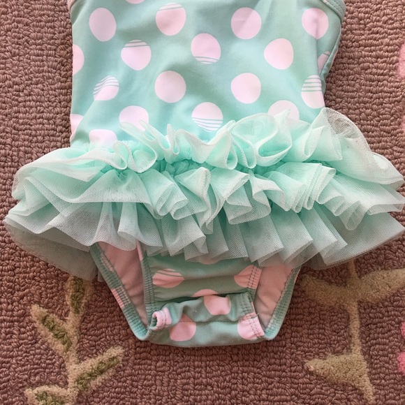 🎊Host Pick❌Adorable baby Swimsuit 12m UPC 50+💧 - Picture 3 of 4
