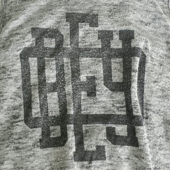 Obey tank - Picture 2 of 3