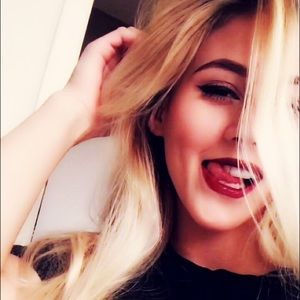 Meet your Posher, Alexis