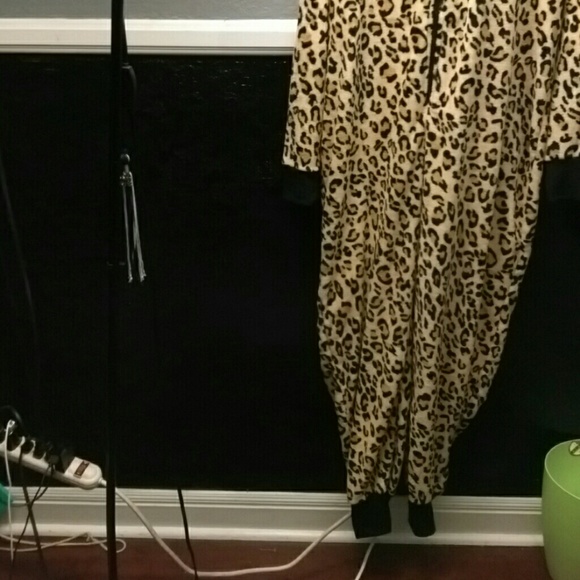 Pjays - Picture 2 of 4