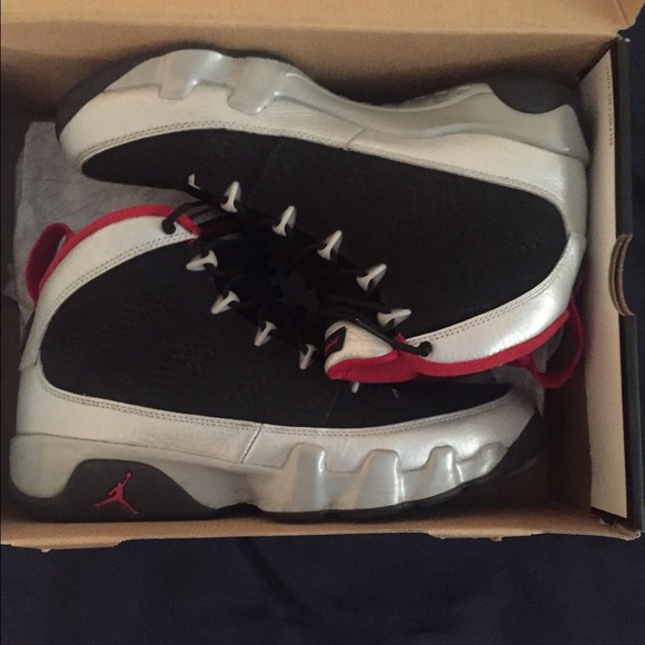 Jordan 9 - Picture 1 of 2