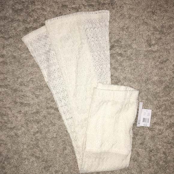 ๐ Cream Lace Crochet Palazzo Pants - Picture 2 of 4