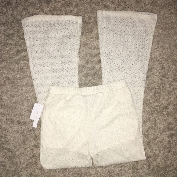 ๐ Cream Lace Crochet Palazzo Pants - Picture 4 of 4
