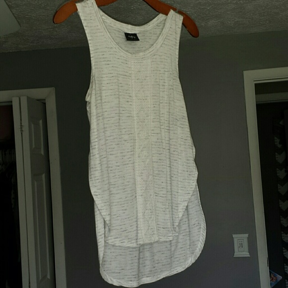 Daytrip tank - Picture 1 of 4