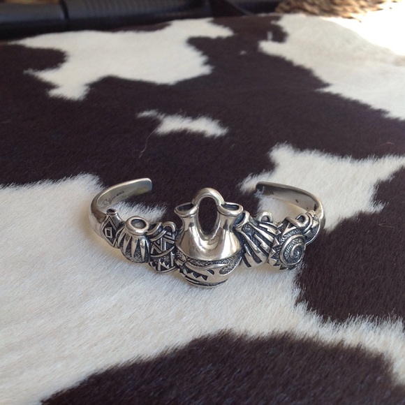 Vintage Native American Indian SS bracelet