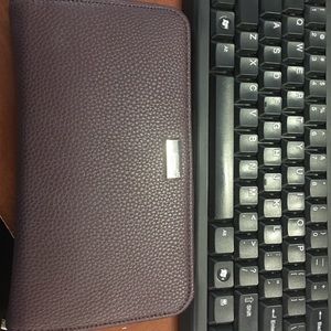 All About The Benjamins Wallet: Thirty-One Brand