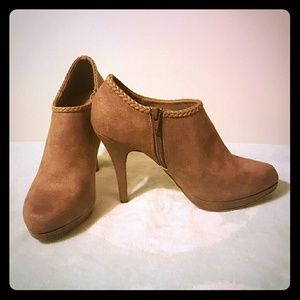Brown us sz 8 ankle boots