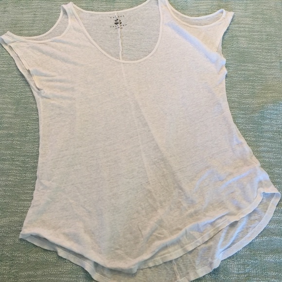 White linen flowy top Calypso