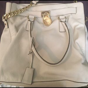 Very gently used Hamilton Michael Kors Bag