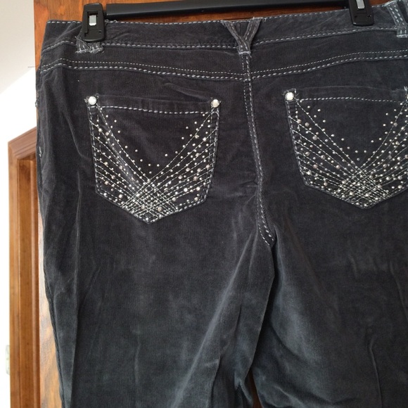 Pants - Picture 4 of 4