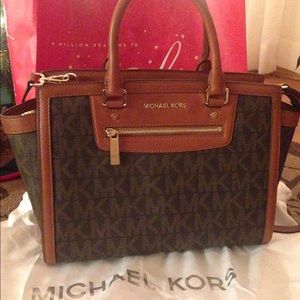 MK brown purse