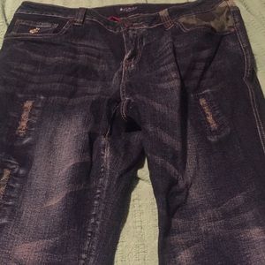 Rocawear size 18 Capri jeans with camo accents