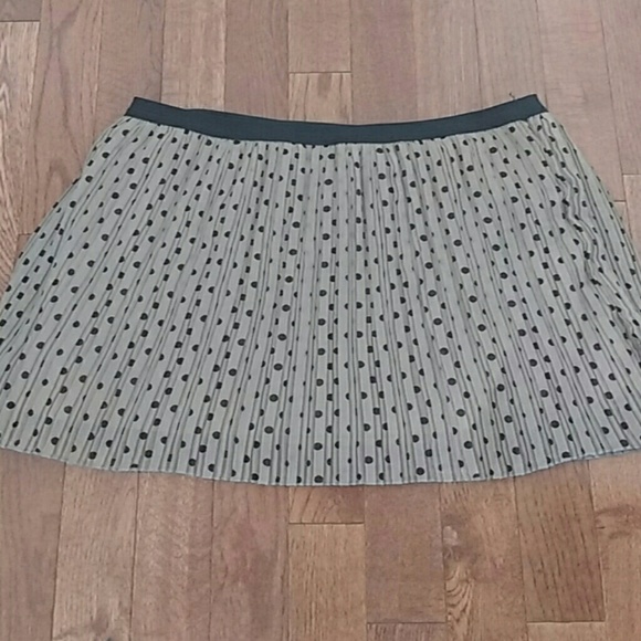 Pleated crepe skirt