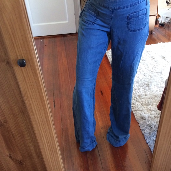 Soft, Comfy Flared Jeans! - Picture 3 of 3