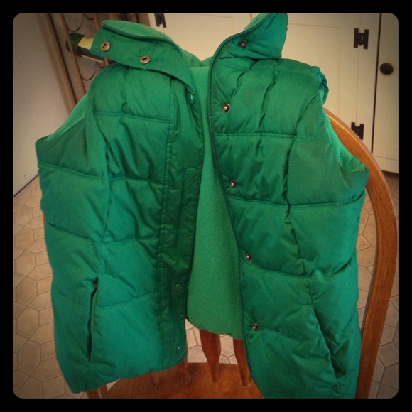 Old navy green puffer vest