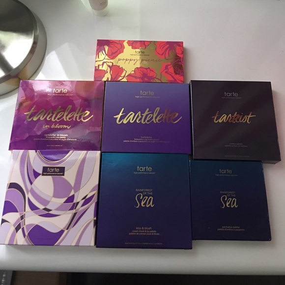 Tarte makeup bundle~~~SOLD~~~ - Picture 2 of 4