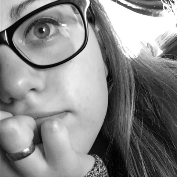 Meet your Posher, Kirstin - Picture 1 of 1