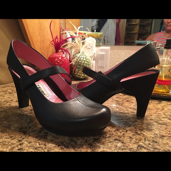 Black Tsubo heels