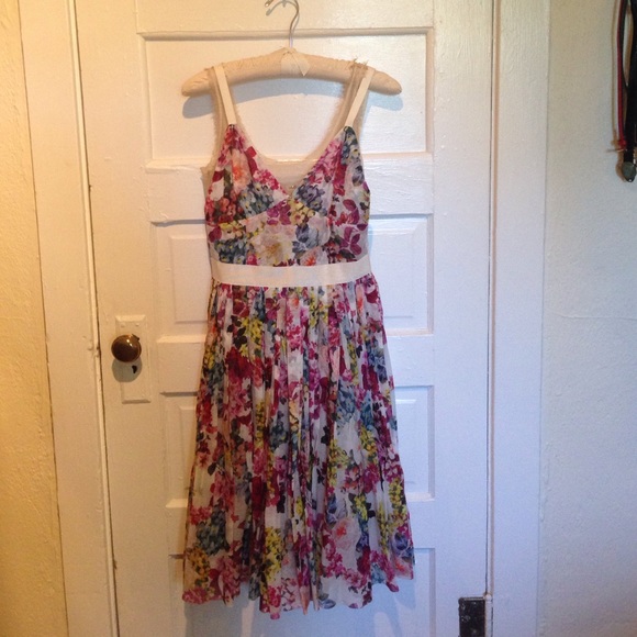 D&G dress - Picture 2 of 4