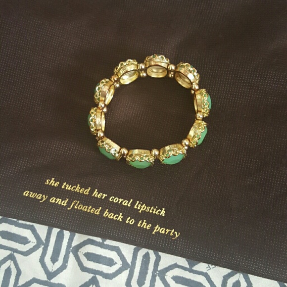SOLD!! Seafoam Green & Gold Toned Statement Bracelet - Picture 2 of 3