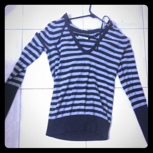 Long sleeved hooded shirt