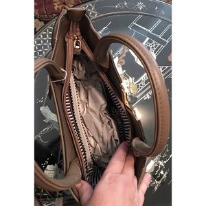 Boutique Bags - Stunning Tote Bag Large Brown with Shoulder Strap Boutique Bags - Stunning Tote Bag Large Brown with Shoulder Strap