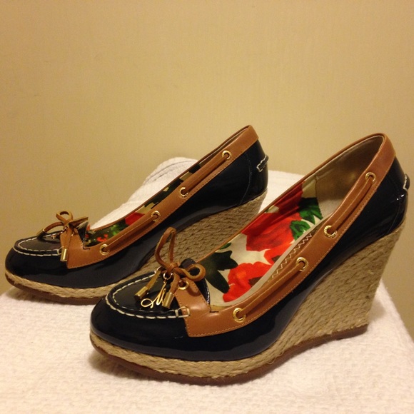 NIB Navy Boat-Shoe Wedges