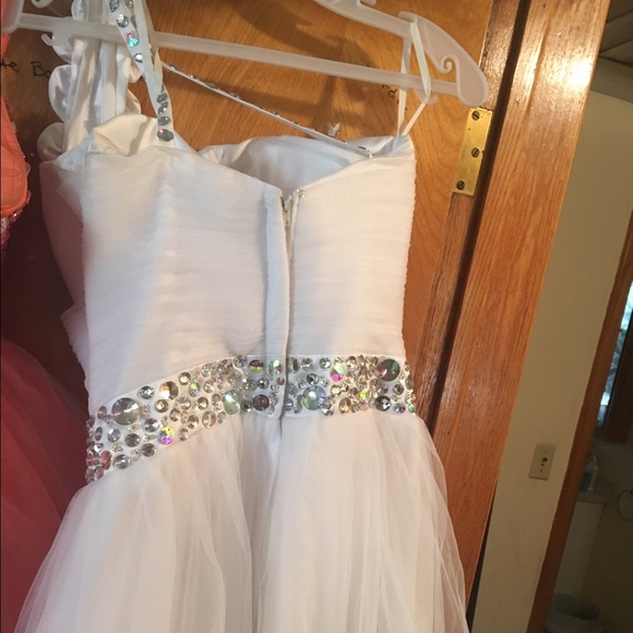 short homecoming/formal dress - Picture 2 of 4