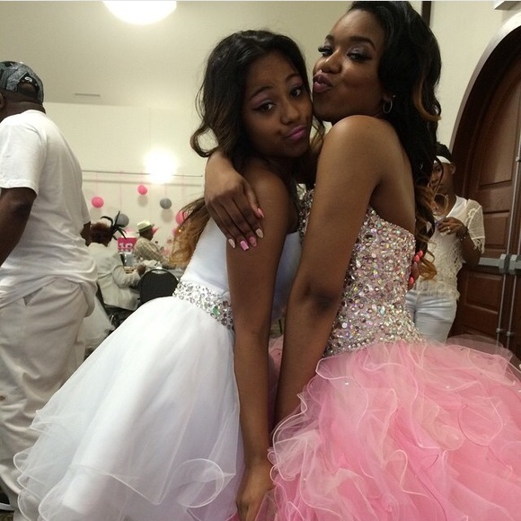 short homecoming/formal dress - Picture 3 of 4