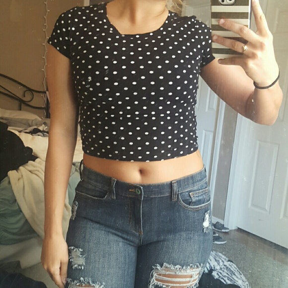 Back and white polk a dot crop