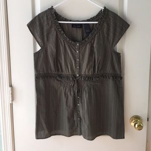 Short sleeve button down top