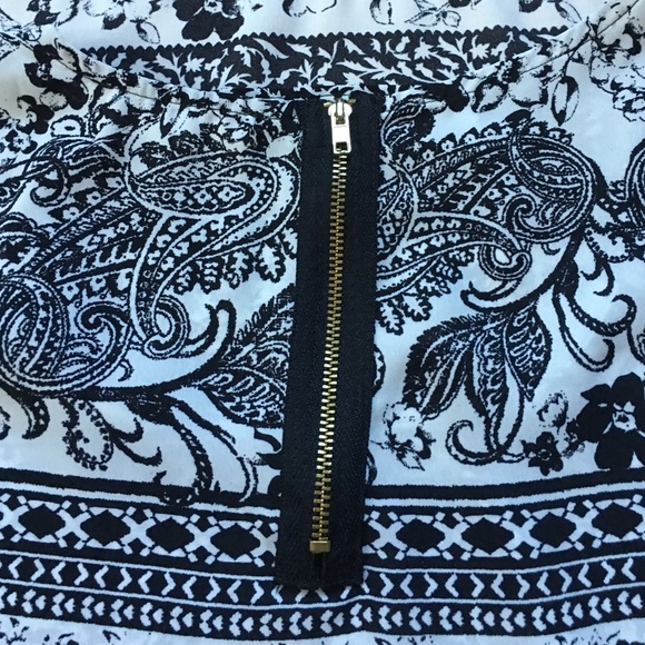 Paisley Black and White Blouse - Picture 3 of 3
