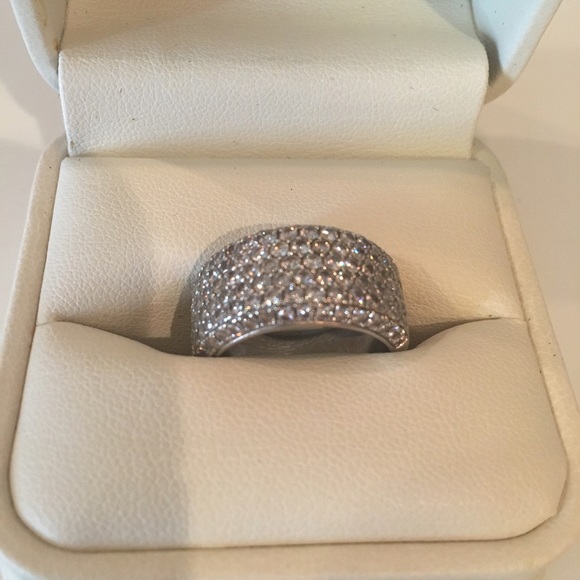 Pave diamond ring