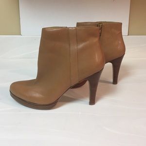 Nine West Booties sz 7.5 tan