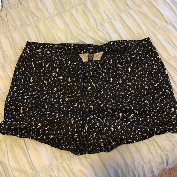 Musical note black shorts
