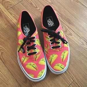 Adorable taco print vans
