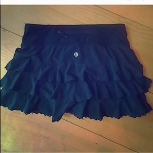 Size 2 black lululemon skirt