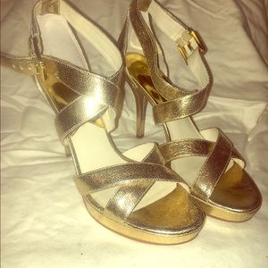 Michael Kors Evie platform gold size 8