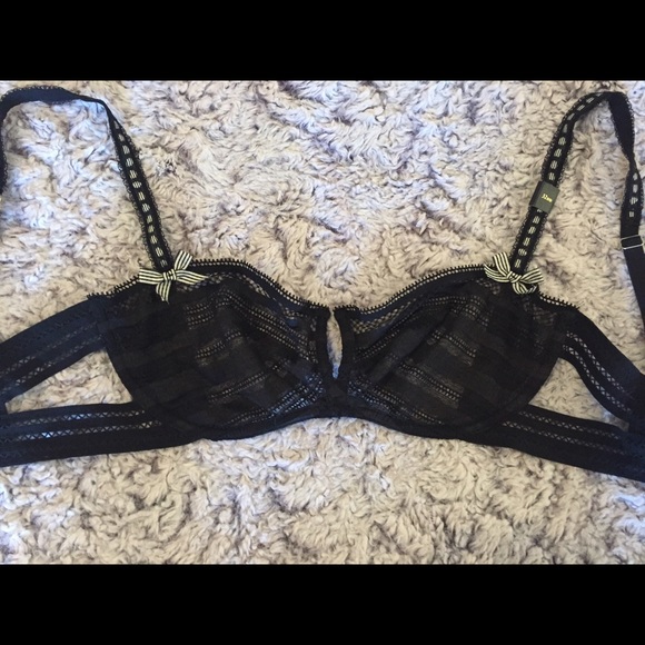 NWOT Victoria's Secret Unlined Underwire Bra 32DD