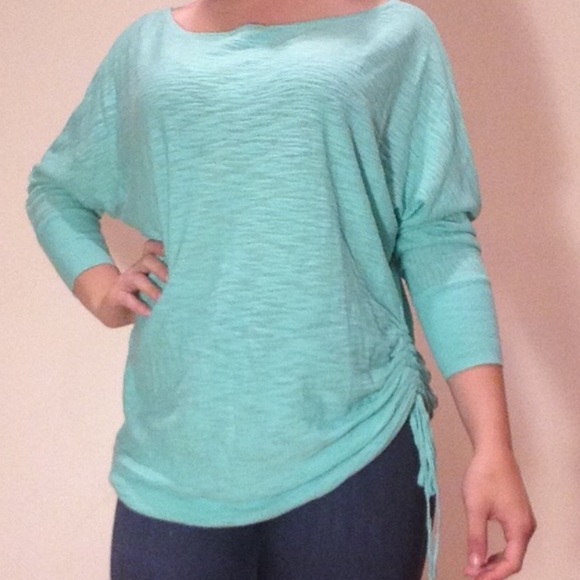 Express Sweater - Picture 2 of 3