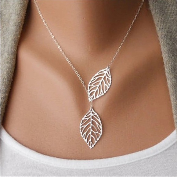 4 Bidden Boutique Jewelry - NEW DOUBLE LEAF NECKLACE